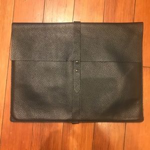 Cuyana Italian Leather Laptop Sleeve 13 inch Black
